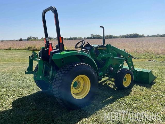 Image of John Deere 4066M equipment image 2