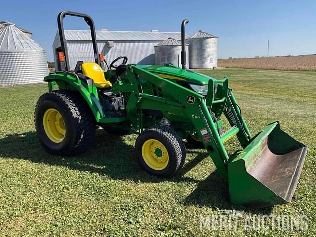Image of John Deere 4066M equipment image 1