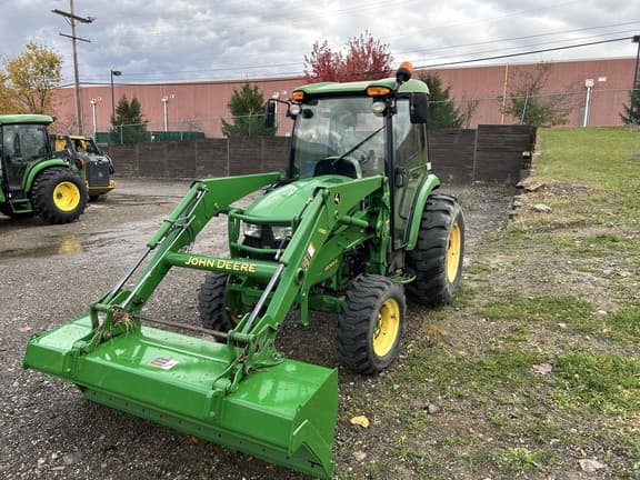 Image of John Deere 4066R equipment image 4