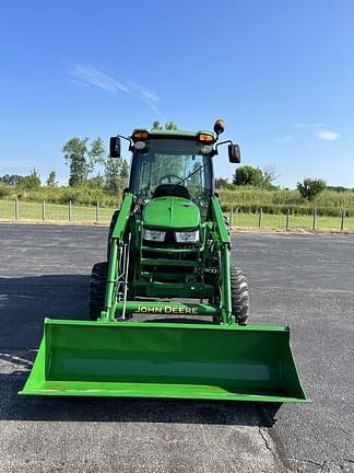 Image of John Deere 4066R equipment image 4