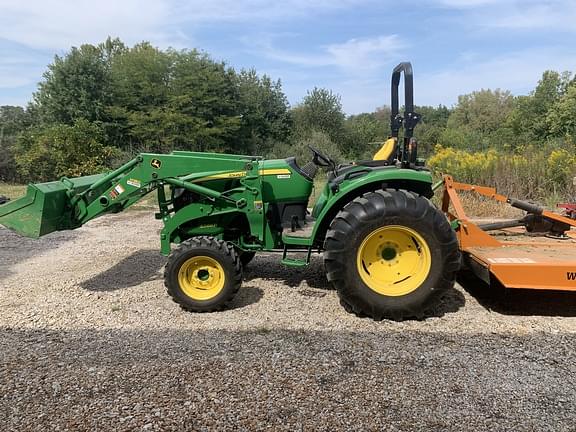 Image of John Deere 4066R equipment image 2