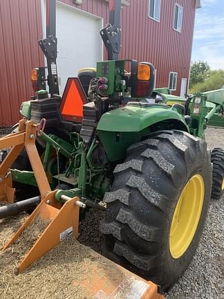 Image of John Deere 4066R equipment image 4