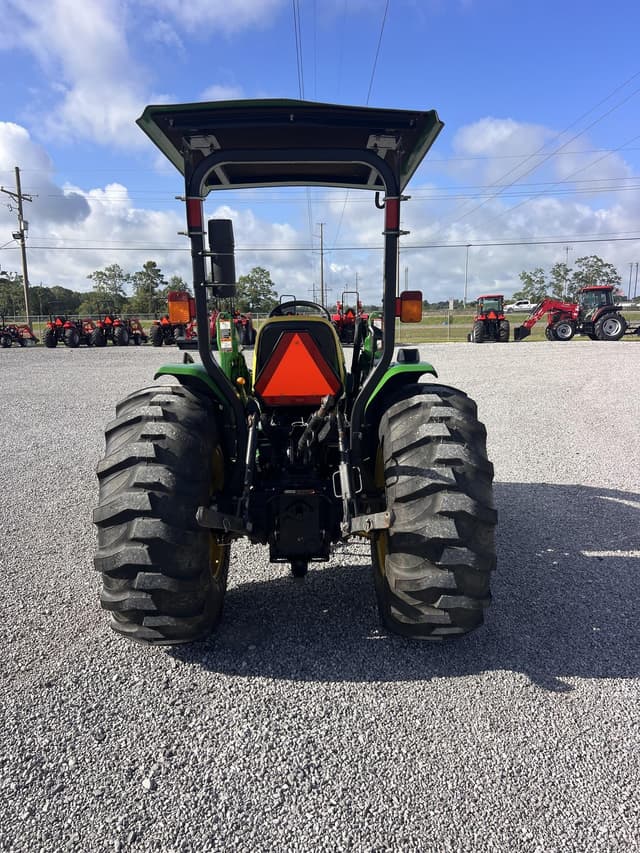 Image of John Deere 4105 equipment image 4