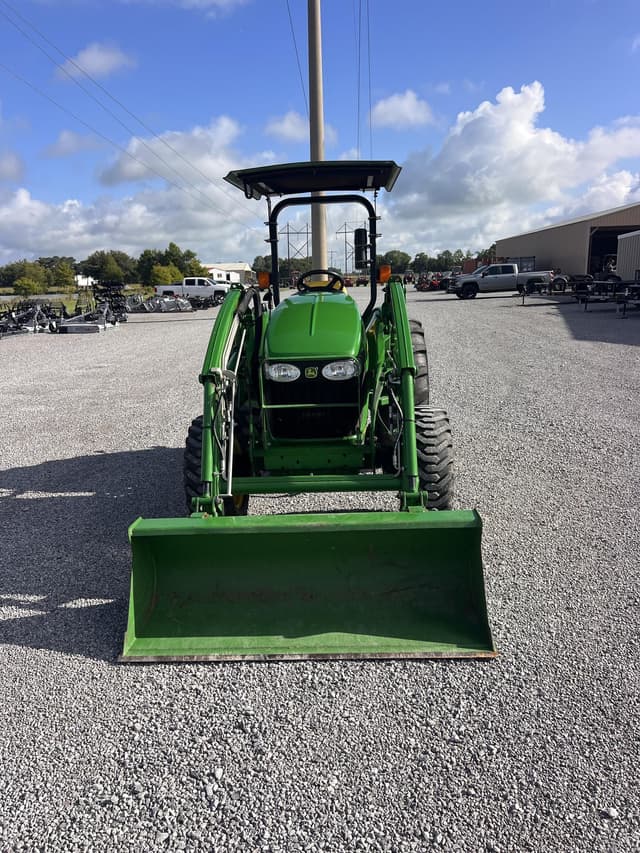 Image of John Deere 4105 equipment image 2
