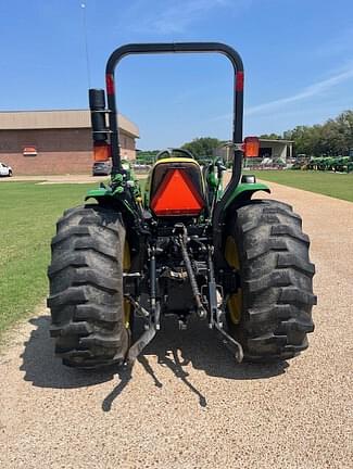 Image of John Deere 4105 equipment image 4