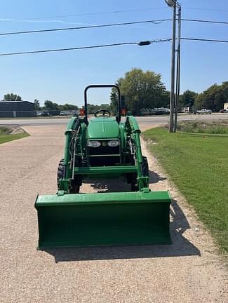 Image of John Deere 4105 equipment image 3