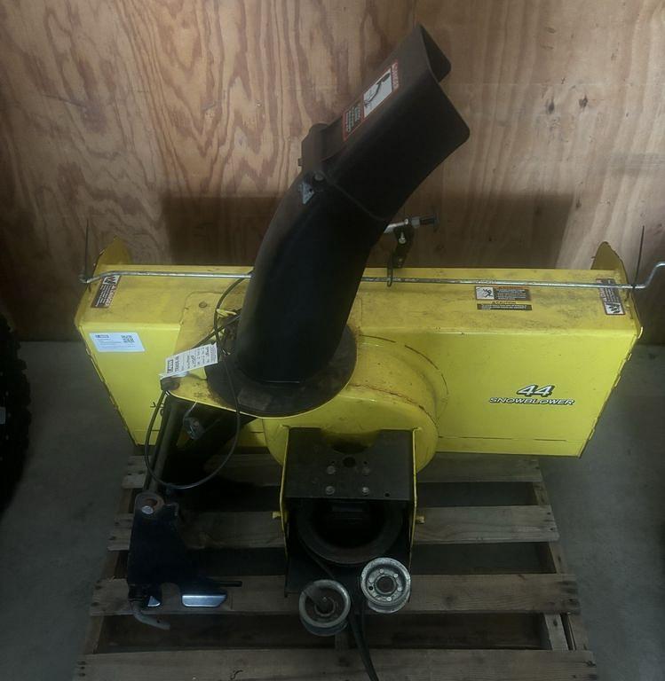 Image of John Deere 44" Snowblower Image 1