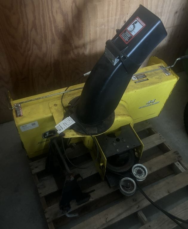 Main image John Deere 44" Snowblower