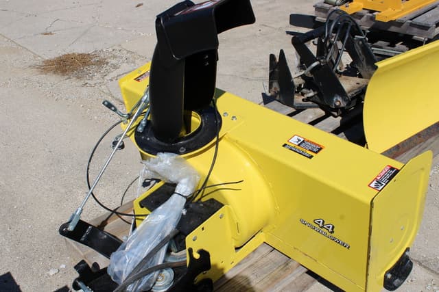 Image of John Deere 44" Snowblower equipment image 3