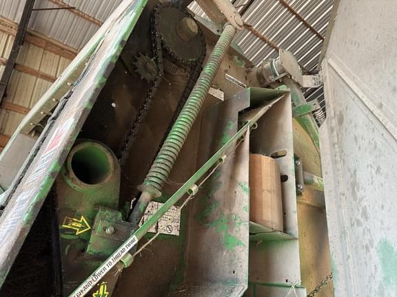 Image of John Deere 469 Silage Special equipment image 3