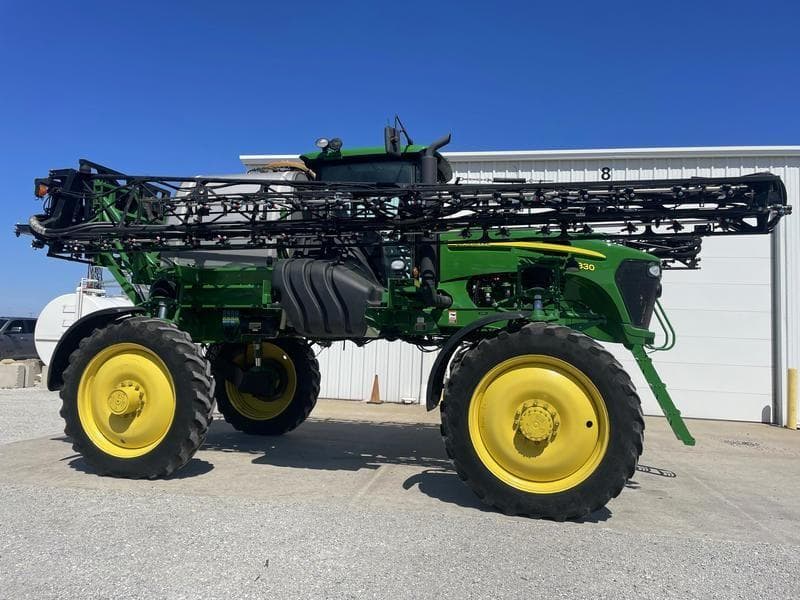 Image of John Deere 4830 Primary image