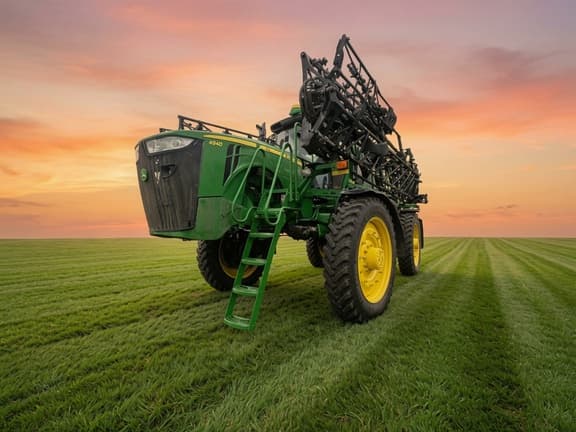 Image of John Deere 4940 Primary image