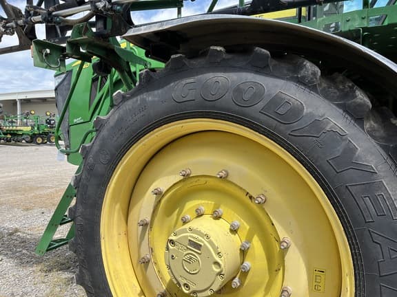 Image of John Deere 4940 equipment image 2