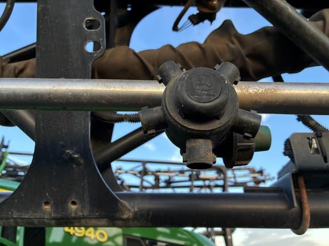 Image of John Deere 4940 equipment image 3