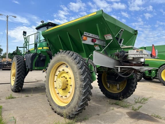 Image of John Deere 4940 equipment image 3