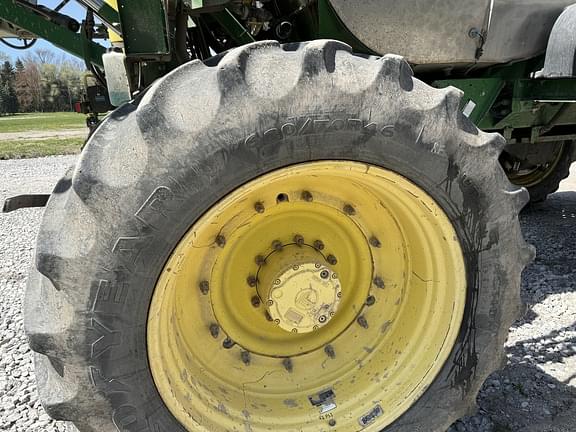 Image of John Deere 4940 equipment image 1