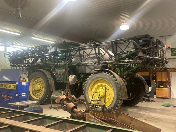 Image of John Deere 4940 equipment image 2