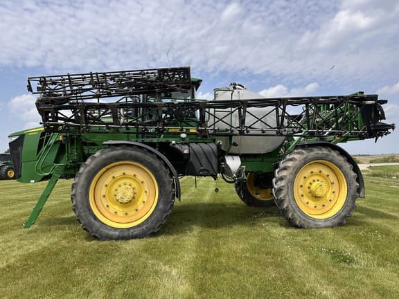 Image of John Deere 4940 equipment image 1