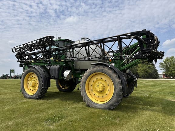 Image of John Deere 4940 equipment image 2