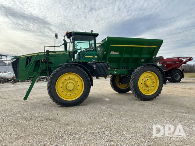 Image of John Deere 4940 equipment image 2