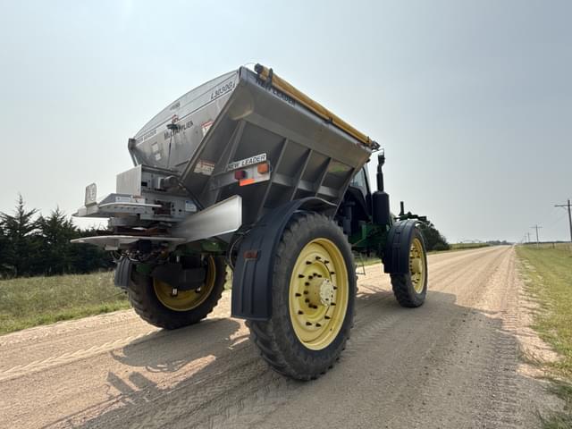 Image of John Deere 4940 equipment image 4