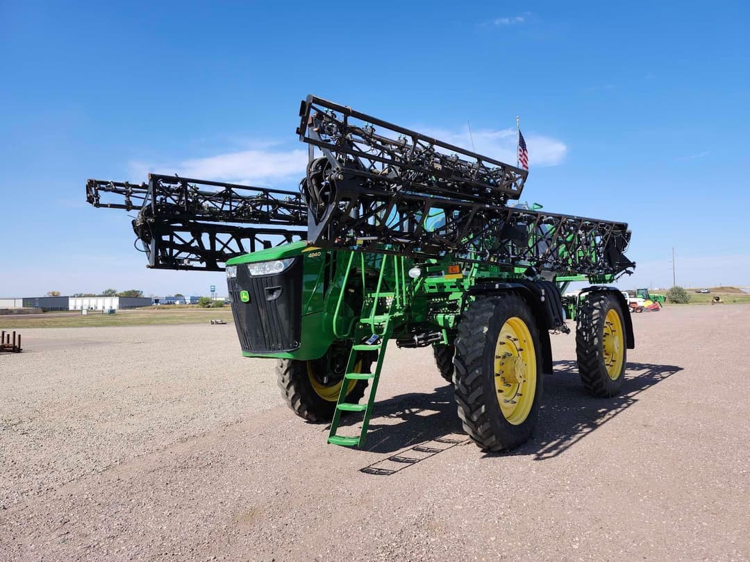 Image of John Deere 4940 Primary image