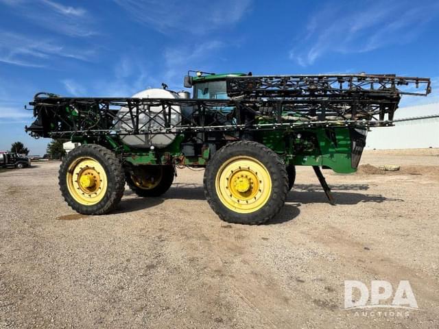 Image of John Deere 4940 equipment image 2