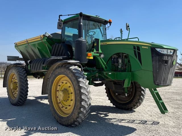 Image of John Deere 4940 equipment image 2