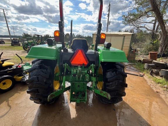 Image of John Deere 5045E equipment image 4