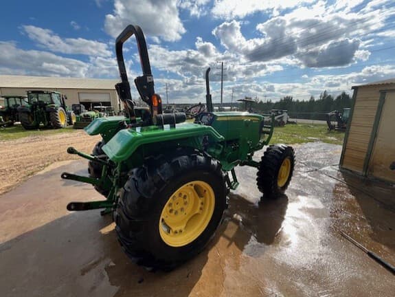 Image of John Deere 5045E equipment image 3