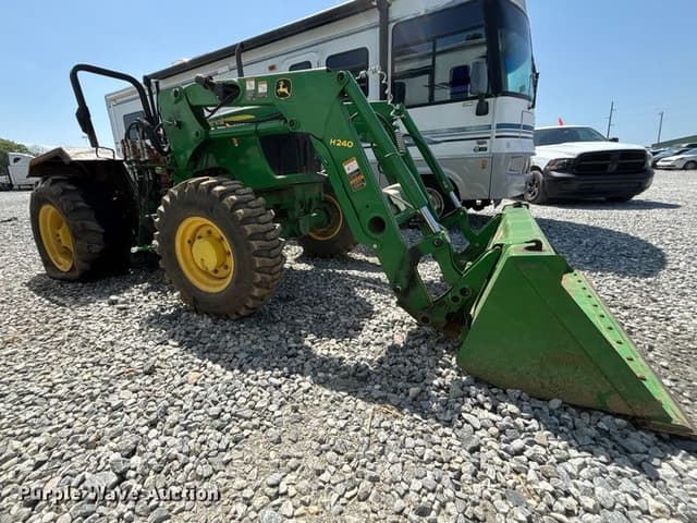 Image of John Deere 5045E equipment image 3
