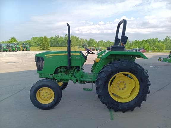 Image of John Deere 5055D equipment image 3