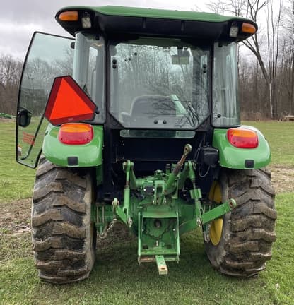 Image of John Deere 5055E equipment image 4