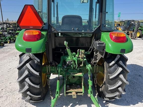 Image of John Deere 5055E equipment image 4