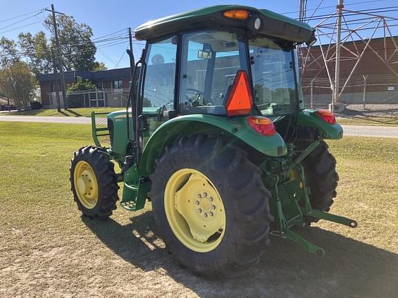 Image of John Deere 5055E equipment image 4