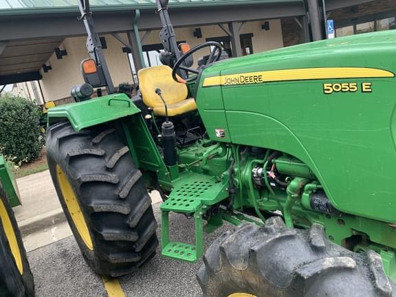 Image of John Deere 5055E equipment image 1
