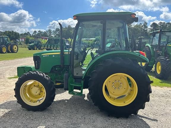 Image of John Deere 5055E equipment image 3