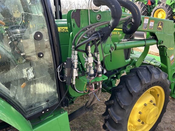 Image of John Deere 5055E equipment image 3