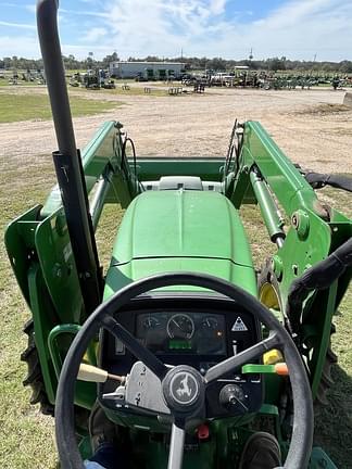 Image of John Deere 5055E equipment image 4