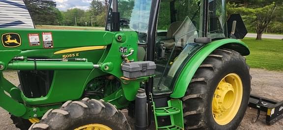 Image of John Deere 5055E Primary image