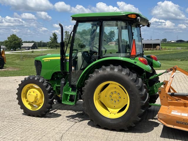 Image of John Deere 5055E equipment image 3