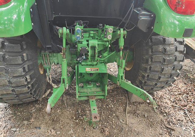 Image of John Deere 5055E equipment image 3