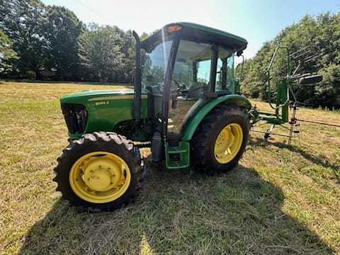 2014 John Deere 5055E Equipment Image0