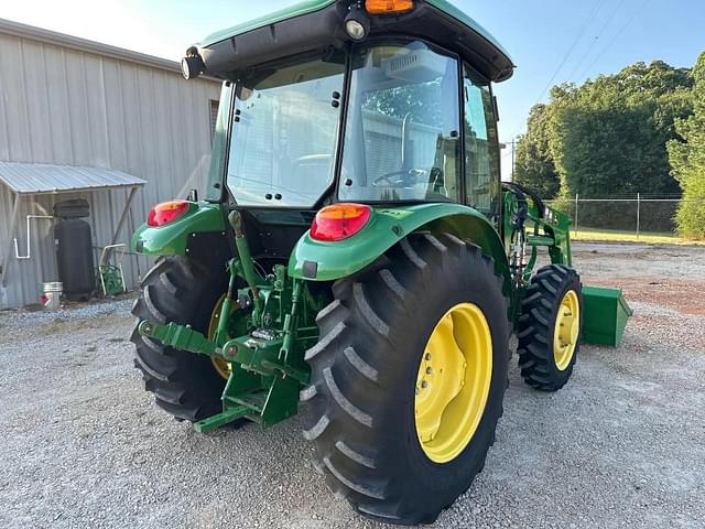 Image of John Deere 5060E equipment image 4