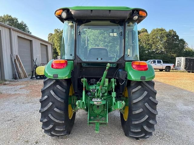 Image of John Deere 5060E equipment image 3