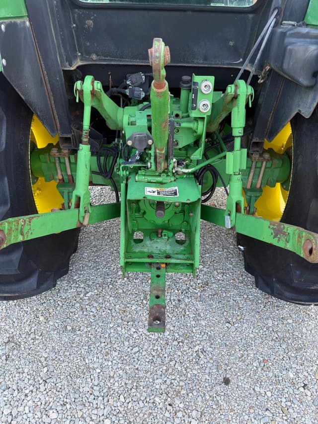 Image of John Deere 5065E equipment image 4