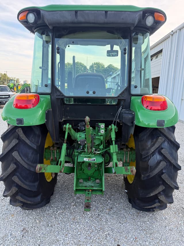 Image of John Deere 5065E equipment image 3