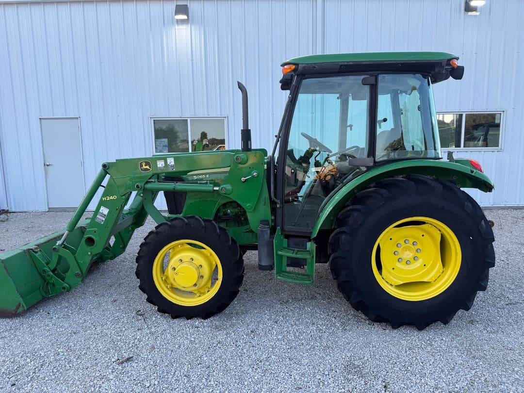 Image of John Deere 5065E Primary image