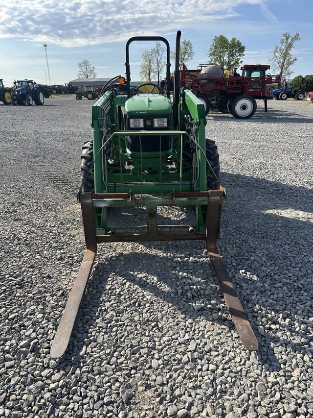 Image of John Deere 5065E equipment image 3