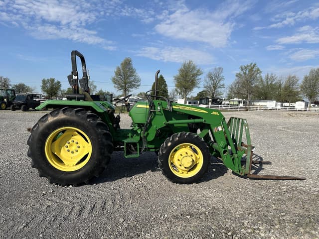 Image of John Deere 5065E equipment image 2